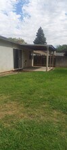 1040 E Donna Dr in Merced, CA - Building Photo - Building Photo
