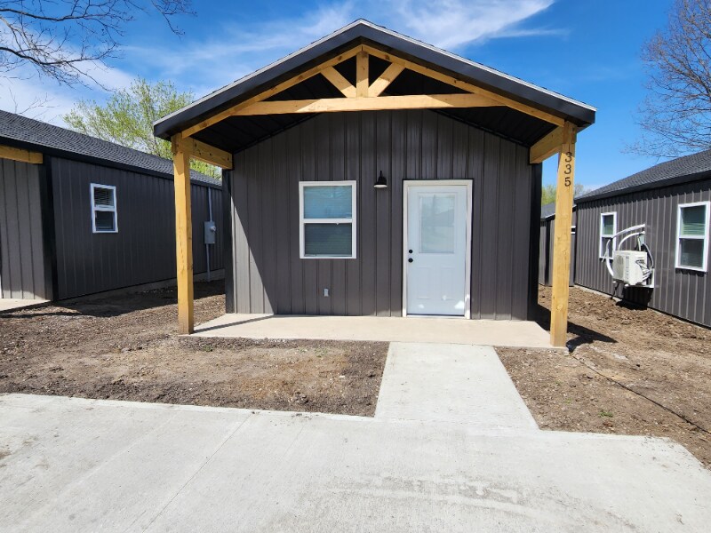 1102 Hawthorne Ave in Chillicothe, MO - Building Photo