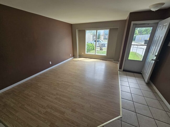 580 Burnell St in Winnipeg, MB - Building Photo - Building Photo