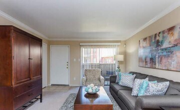 7100 Almeda Rd in Houston, TX - Building Photo - Building Photo