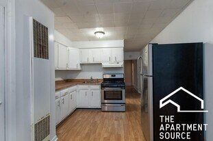 1825 N Bissell St in Chicago, IL - Building Photo