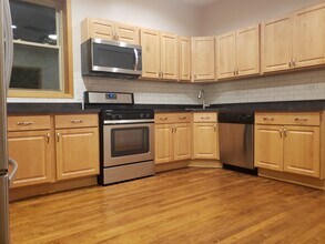 1425 N Washtenaw Ave in Chicago, IL - Building Photo - Building Photo