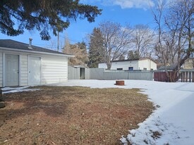 9512-9128 128 Ave NW in Edmonton, AB - Building Photo