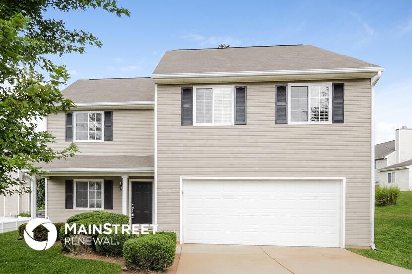 803 Topsail Dr in Browns Summit, NC - Foto de edificio