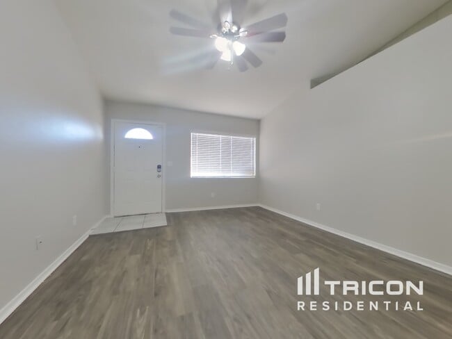 9343 W Mission Ln in Peoria, AZ - Foto de edificio - Building Photo