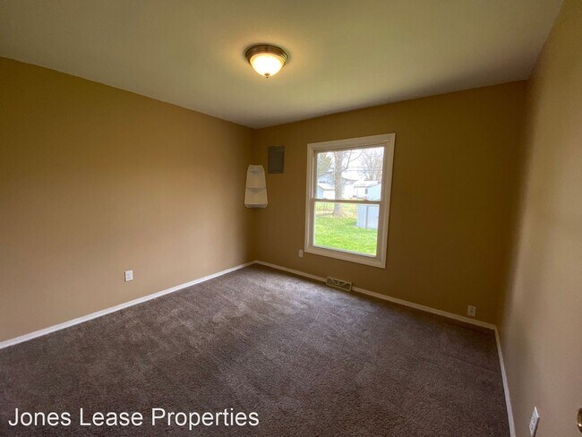 712 9th St in Colona, IL - Building Photo - Building Photo