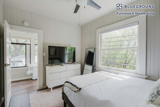 81 Prospect Ave in Los Gatos, CA - Foto de edificio - Building Photo