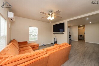 514 S Archer St in Henrietta, TX - Building Photo - Building Photo