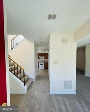6107 Hoskins Hollow Cir in Centreville, VA - Building Photo - Building Photo