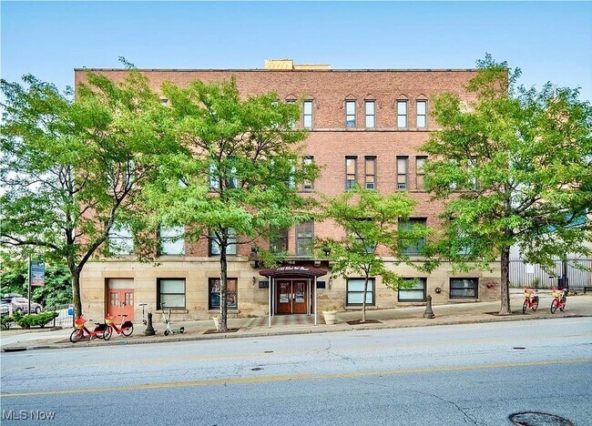 property at 1133 W 9th St