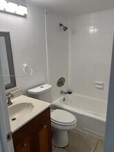 50 Antilla Ave, Unit 4 in Coral Gables, FL - Building Photo - Building Photo