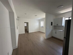 411 SW 18th Rd in Miami, FL - Building Photo - Building Photo