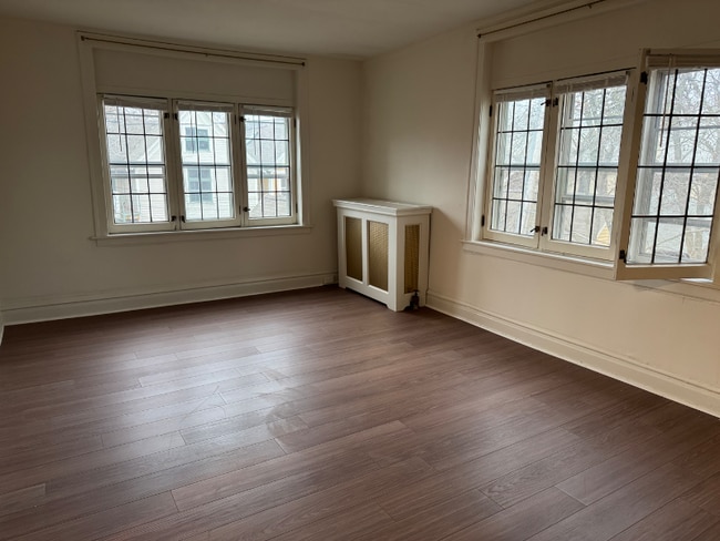 property at 2218 N Summit Ave