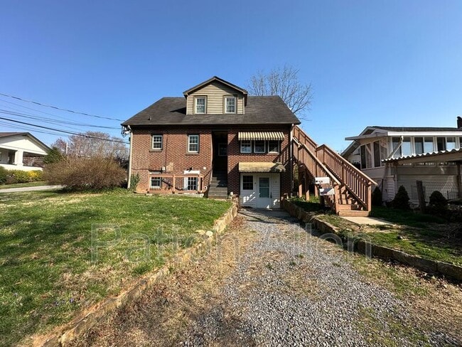 89 Vermont Ave in Asheville, NC - Foto de edificio - Building Photo