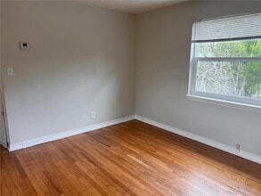 301 24th Ave N in St. Petersburg, FL - Building Photo - Building Photo
