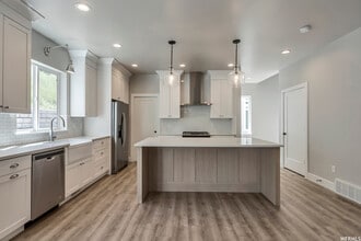 262 Queensland Ct in Lindon, UT - Building Photo - Building Photo