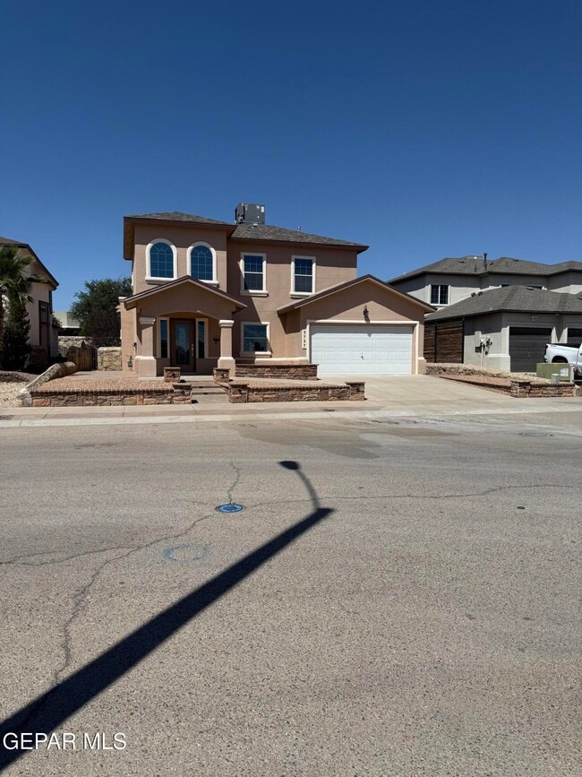 3737 Tierra Campa Dr in El Paso, TX - Foto de edificio - Building Photo