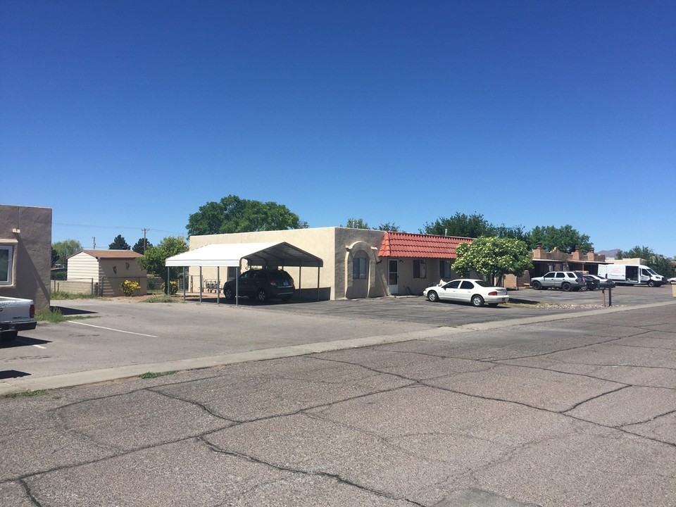 1941 Embassy Dr in Las Cruces, NM - Building Photo