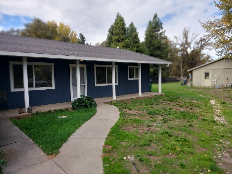 10322 Daffodil Ct in Penn Valley, CA - Building Photo