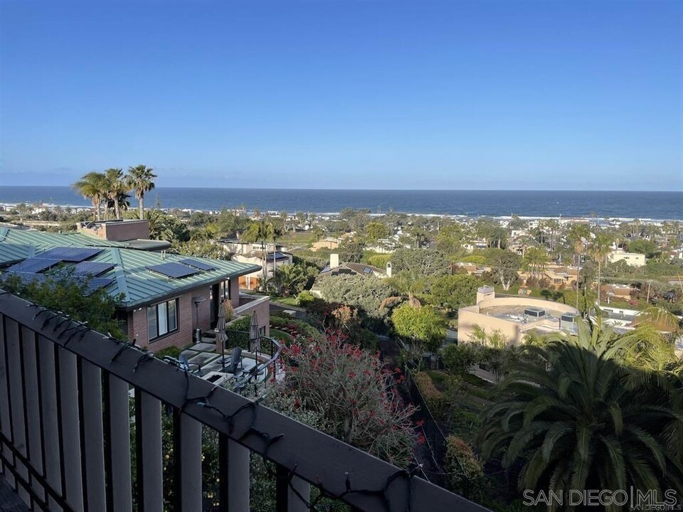 2150 Balboa Ave in Del Mar, CA - Building Photo