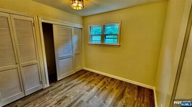 121 Crescent in Wyckoff, NJ - Building Photo - Building Photo