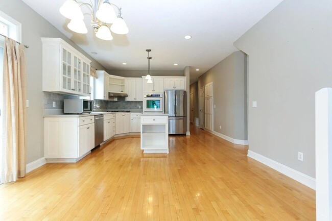 9324 Wilderness Cove in Eden Prairie, MN - Foto de edificio - Building Photo