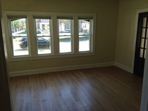 1830 E Kenwood Blvd in Milwaukee, WI - Building Photo - Building Photo