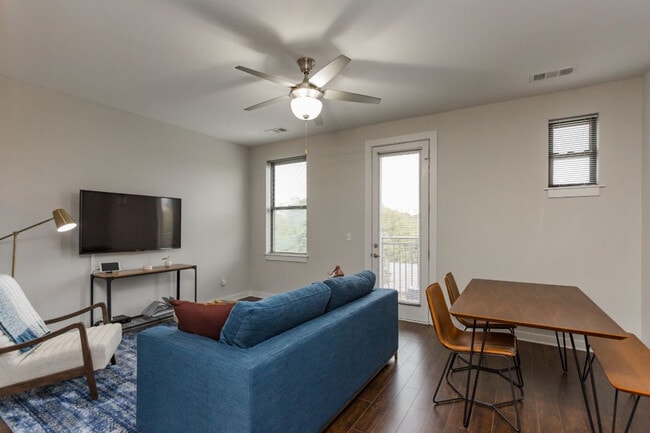1016 18th Ave S in Nashville, TN - Building Photo - Building Photo