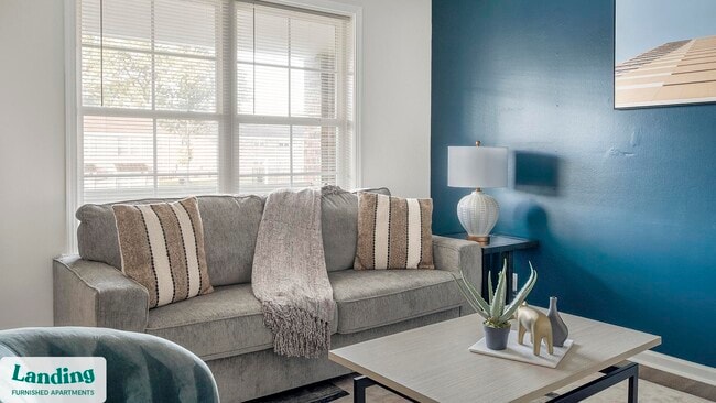 231 New Shackle Island Rd in Hendersonville, TN - Foto de edificio - Building Photo