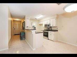 100 W Village Blvd in Laredo, TX - Building Photo - Building Photo