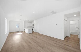 12036 SW 36th St in Mustang, OK - Building Photo - Building Photo