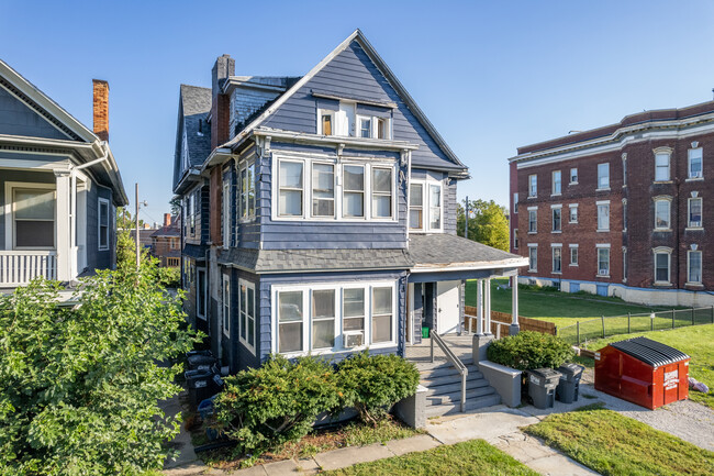 428 W Bancroft St in Toledo, OH - Building Photo - Building Photo