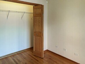 1321 W Belmont Ave, Unit 1 in Chicago, IL - Building Photo - Building Photo