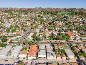 1819 Chalcedony St in San Diego, CA - Building Photo - Building Photo