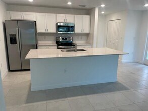 6737 Broadwater Ln in Greenacres, FL - Building Photo - Building Photo