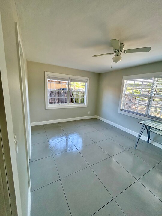 949 Ardmore Rd in West Palm Beach, FL - Building Photo