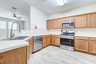 8006 Montague Manor Ln in Houston, TX - Building Photo - Building Photo