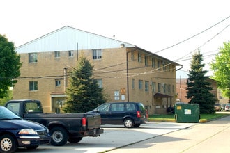Kingston Manor Apartments in Mount Clemens, MI - Foto de edificio - Building Photo