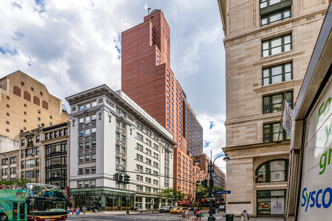 The Antoinette in New York, NY - Foto de edificio