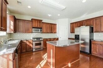 669 Maple Grove Way in Marietta, GA - Building Photo - Building Photo
