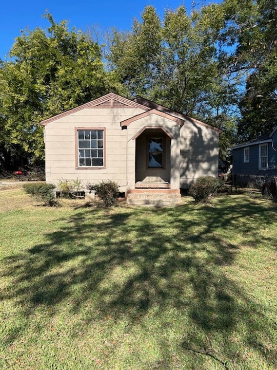 2718 Dupont St in Shreveport, LA - Foto de edificio