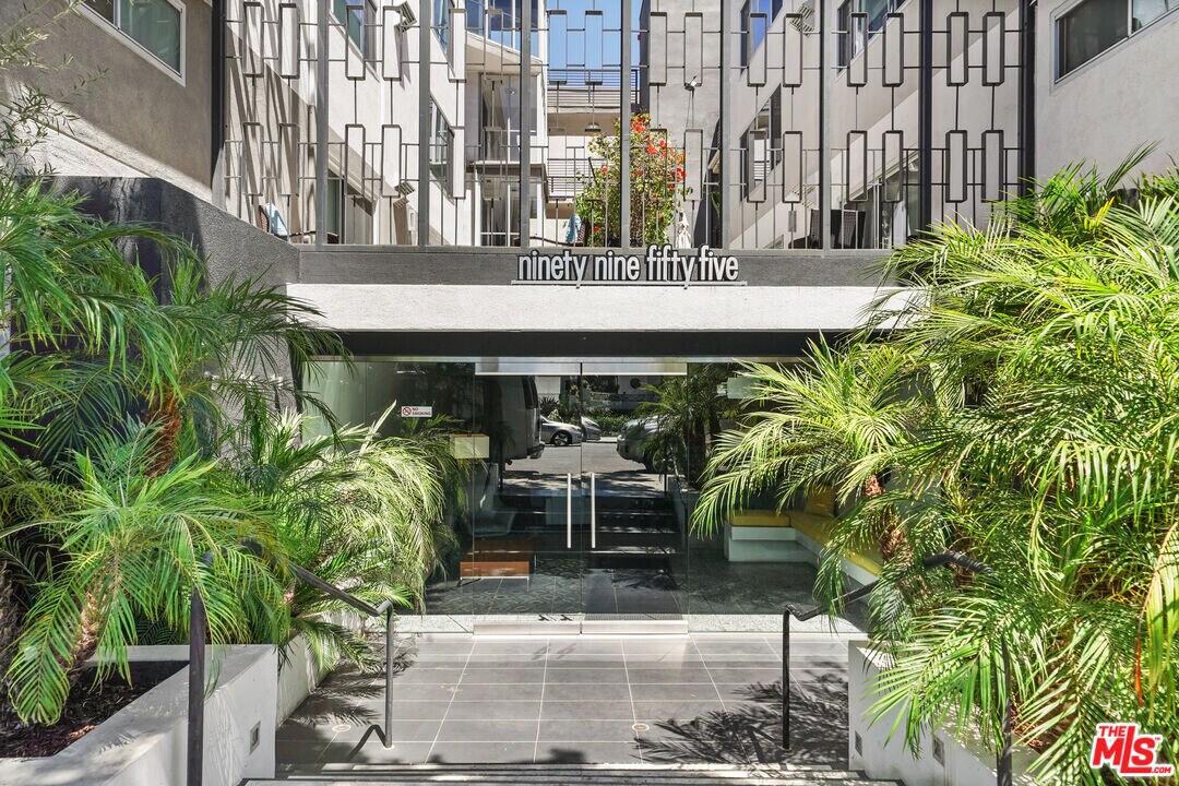 9955 Durant Dr in Beverly Hills, CA - Building Photo