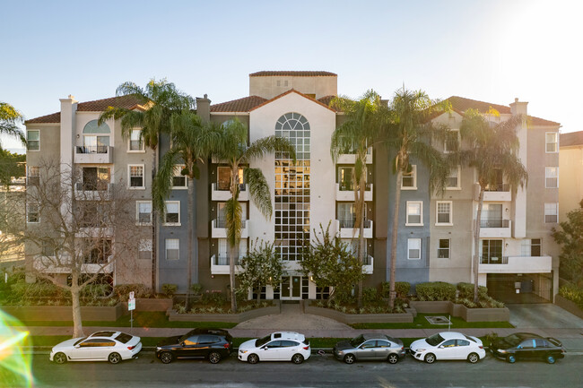 Marbella Apartments in Los Angeles, CA - Foto de edificio - Building Photo