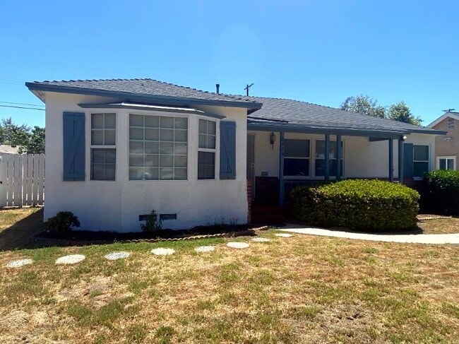 8920 Darby Ave in Los Angeles, CA - Building Photo - Building Photo