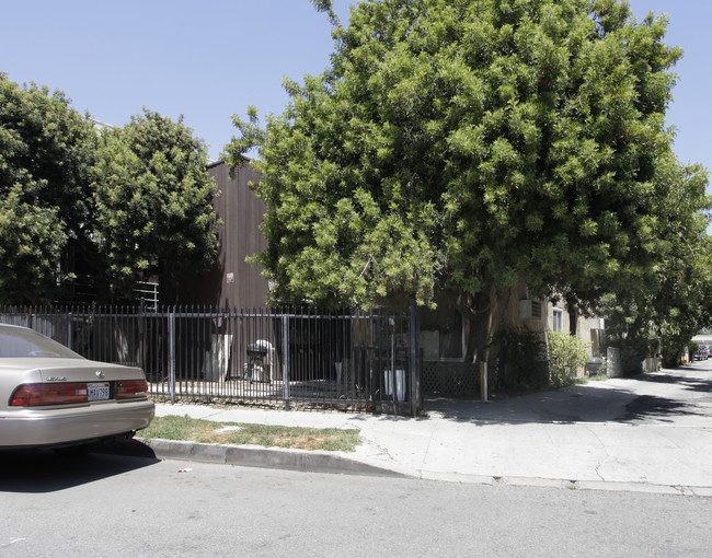 Park Plaza Apartments in North Hollywood, CA - Building Photo - Building Photo