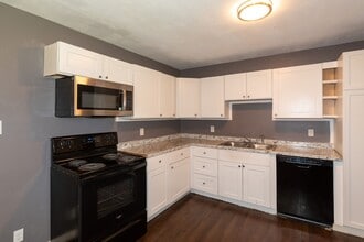 5304 Robinwood Rd in Louisville, KY - Building Photo - Building Photo