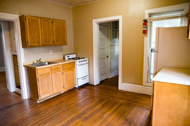 2108 Talmage Ave SE in Minneapolis, MN - Building Photo - Building Photo