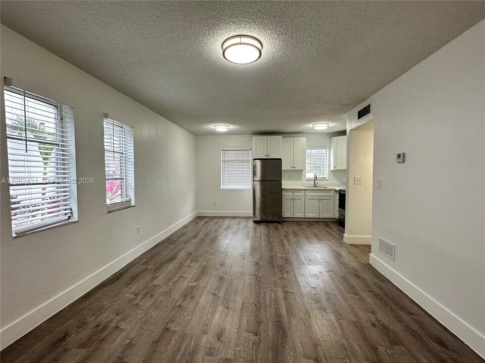 2910 Pierce St in Hollywood, FL - Building Photo