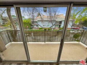 14850 Hesby St in Los Angeles, CA - Building Photo - Building Photo