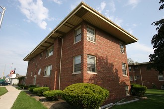 Virginia Apartments in Hammond, IN - Building Photo - Building Photo